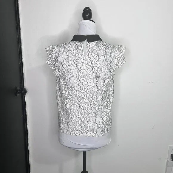 Forever 21 White Floral Lace See Thru Sleeveless Top with Black Collar Size L - Picture 3 of 7